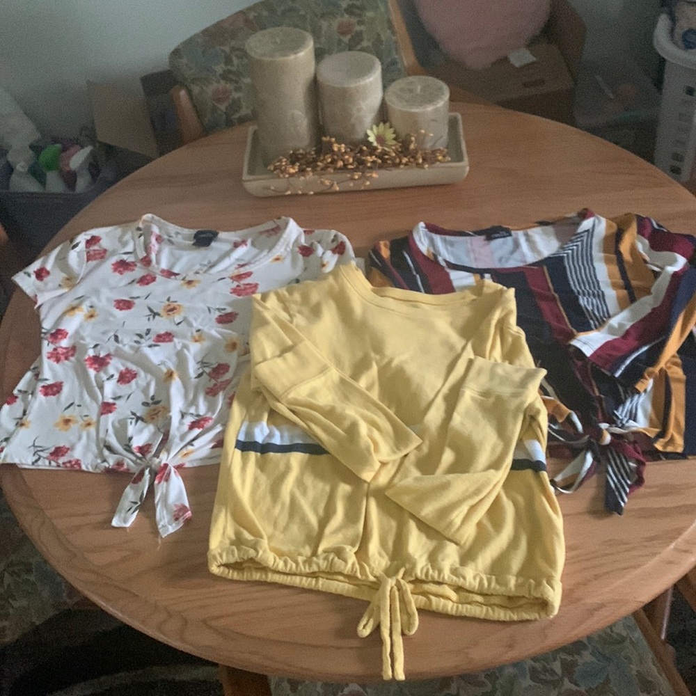 3  shirts 2 rue 21 and 1 hollster